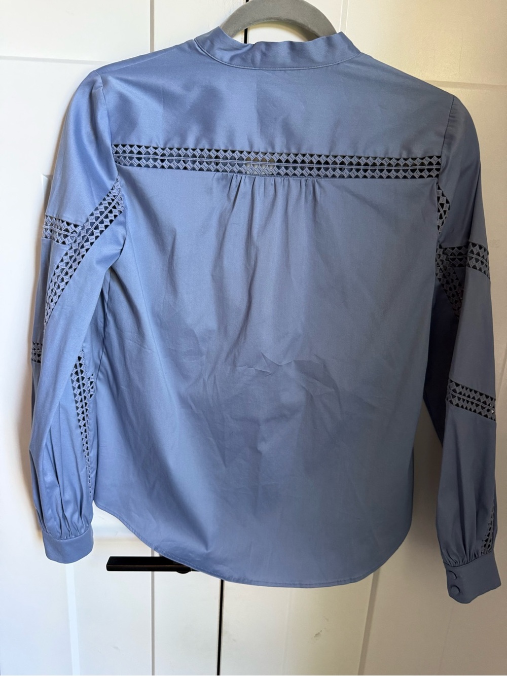White House Black Market Blue Lace-Trim V-Neck Blouse size XS. Worn twice. - Picture 6 of 8